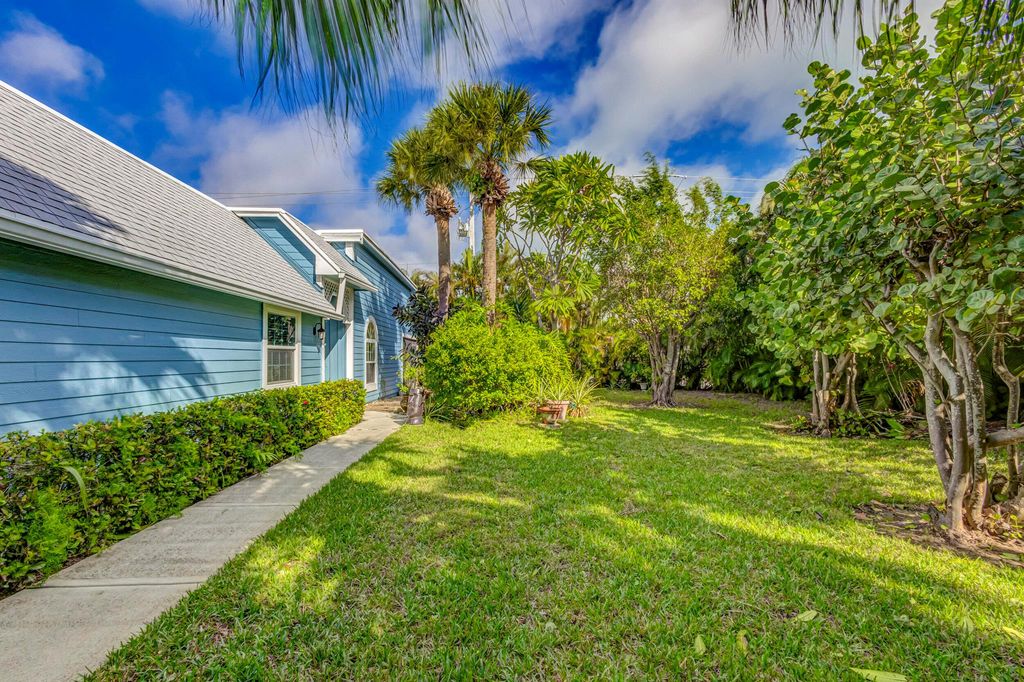 Photo of 114 Ocean Dunes Circle, Jupiter, FL 33477 (MLS # R10937170)