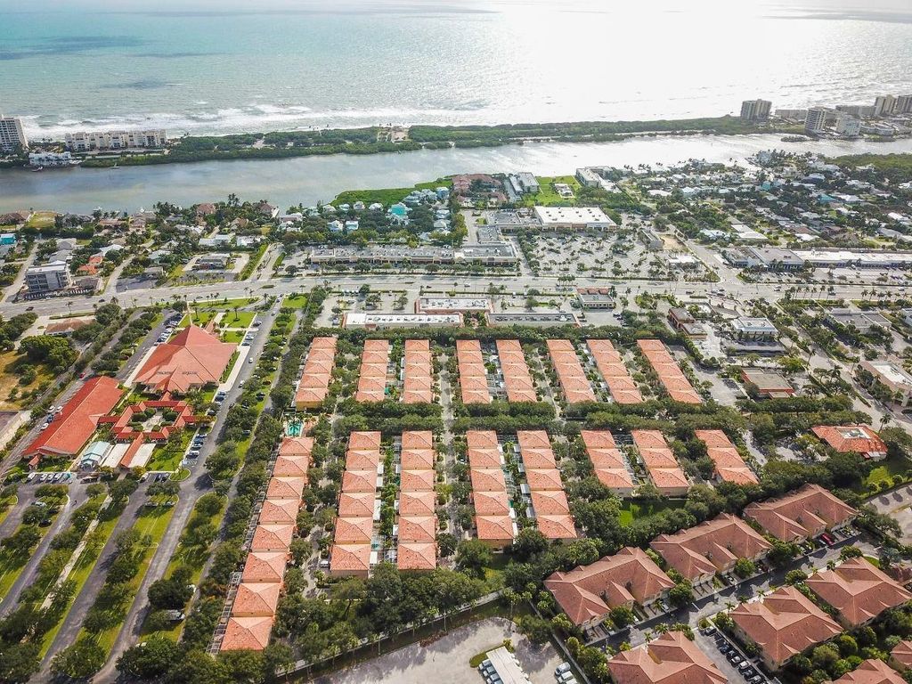 Photo of 70 Tall Oaks Circle, Tequesta, FL 33469 (MLS # F10398623)