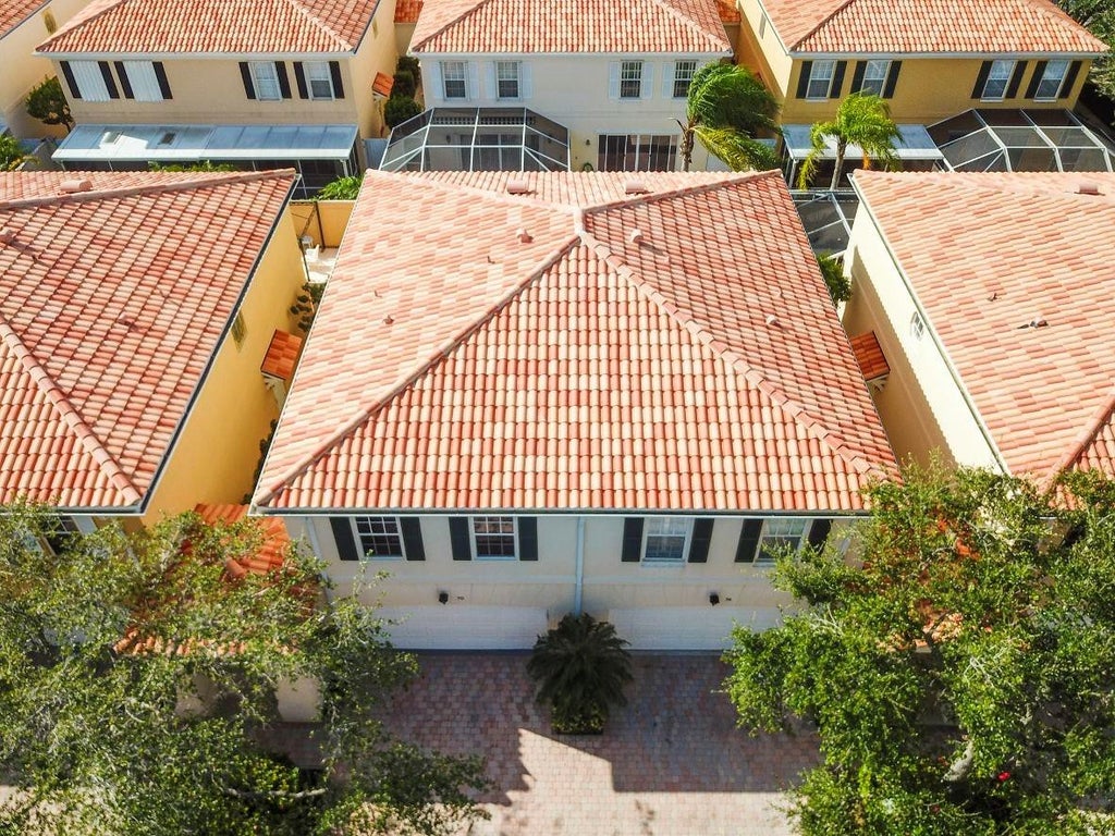 Photo of 70 Tall Oaks Circle, Tequesta, FL 33469 (MLS # F10398623)