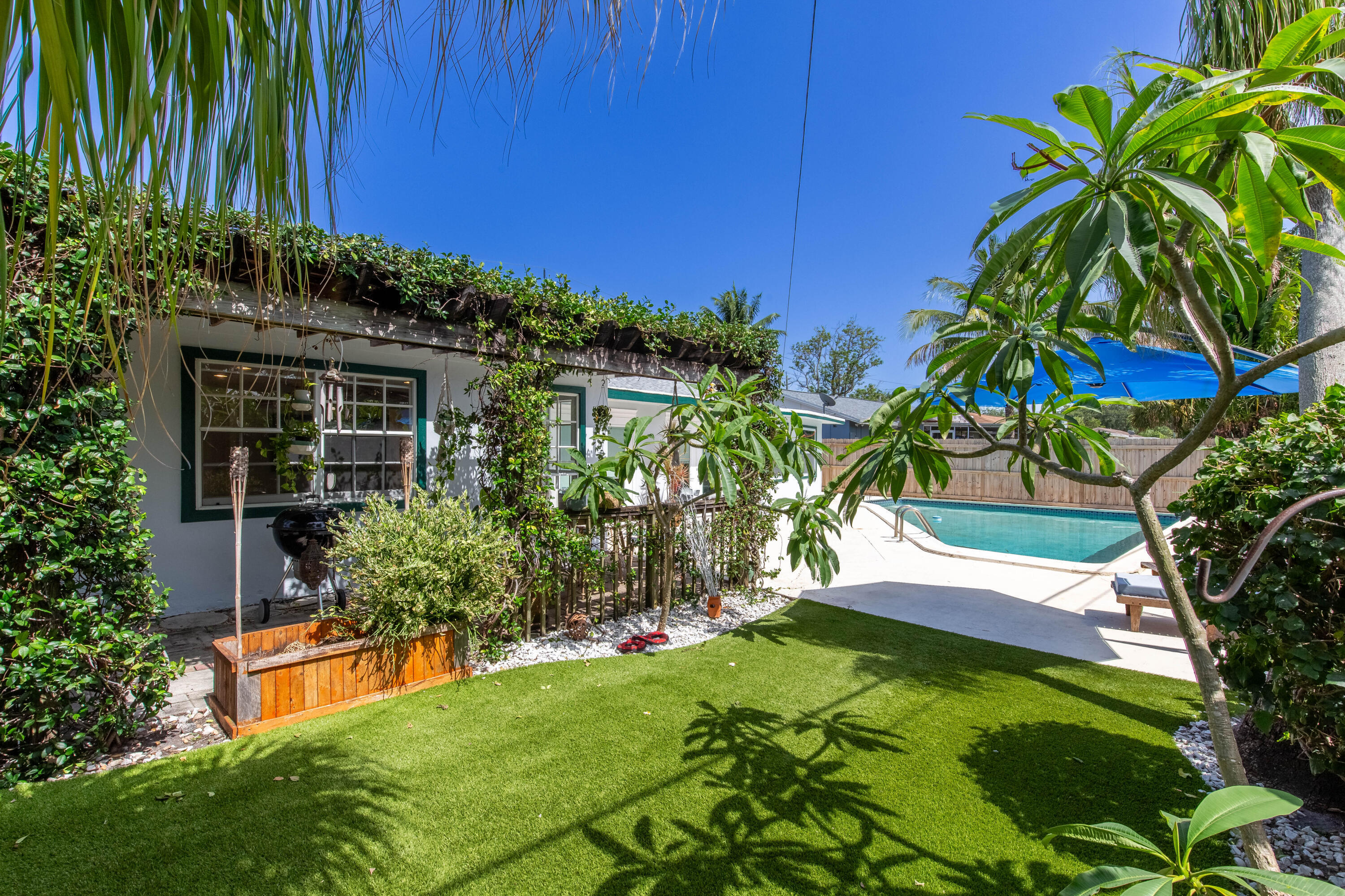 PALM BEACH CABANA COLONY EAST - Residential