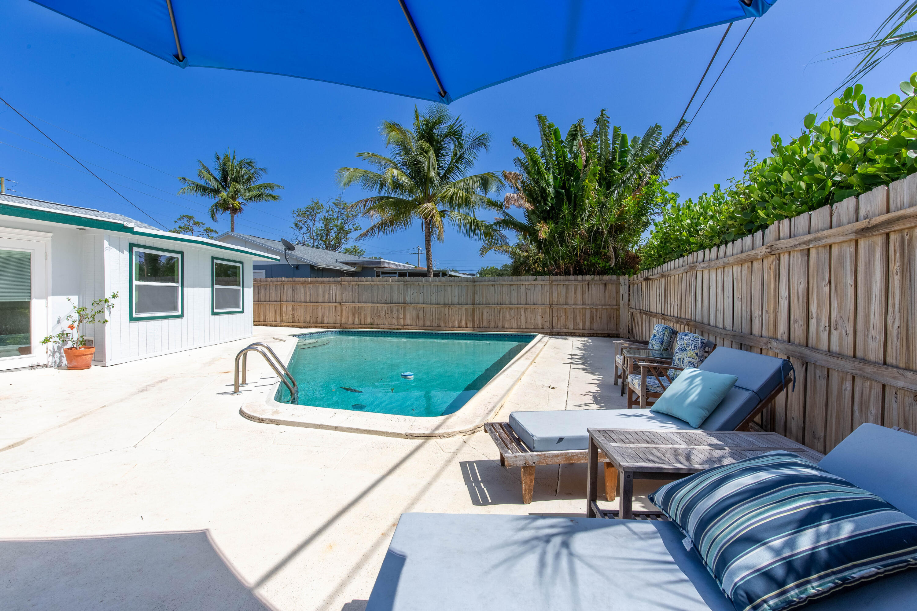 PALM BEACH CABANA COLONY EAST - Residential
