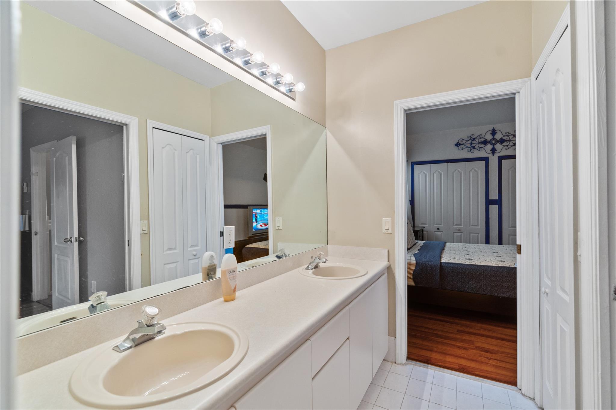Nautica 164-36 B - Residential