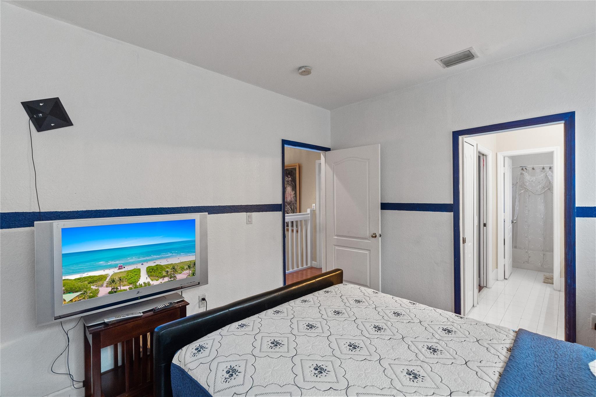 Nautica 164-36 B - Residential