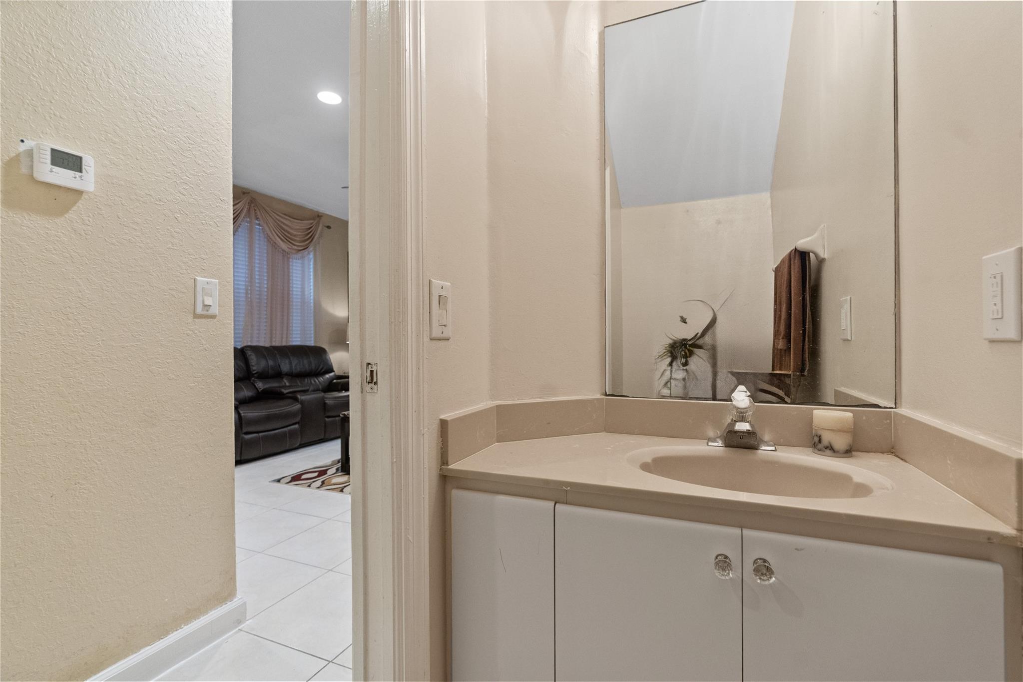 Nautica 164-36 B - Residential