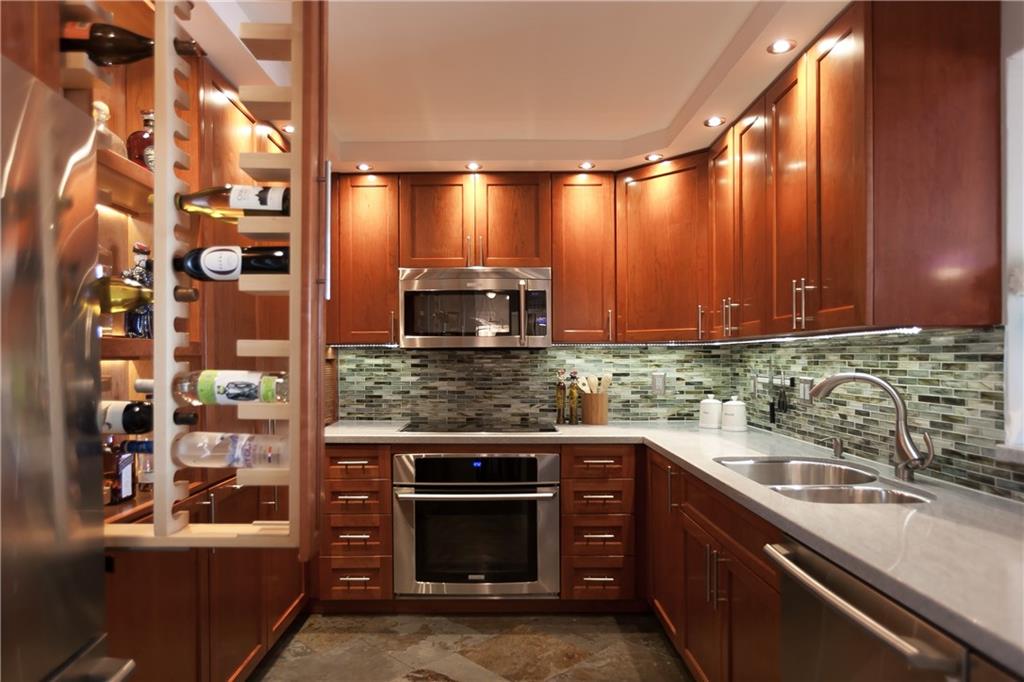 Venetian Condominium - Residential