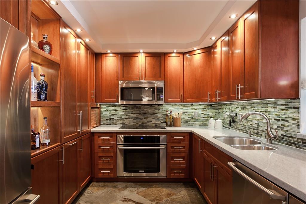 Venetian Condominium - Residential