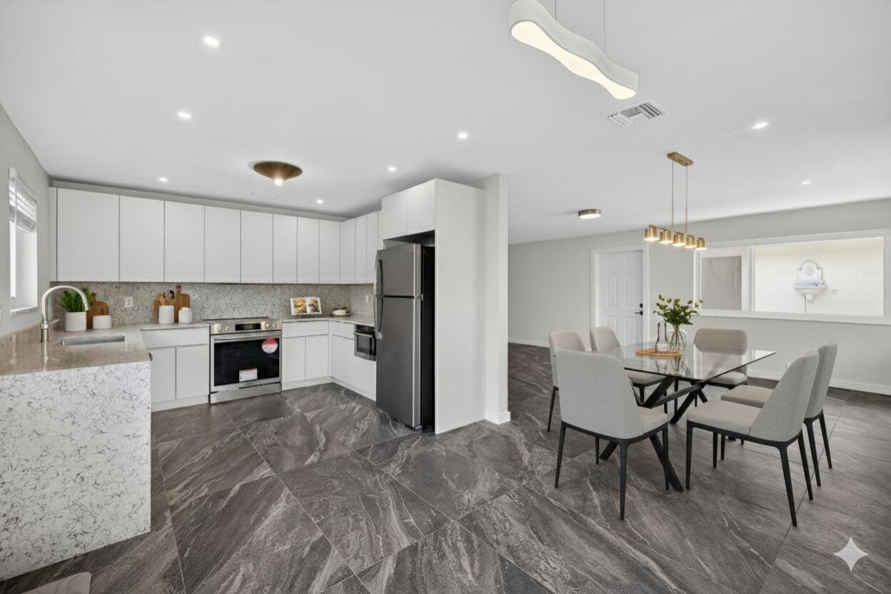 SILVER SHORES SEC OF LAUD - Residential Lease