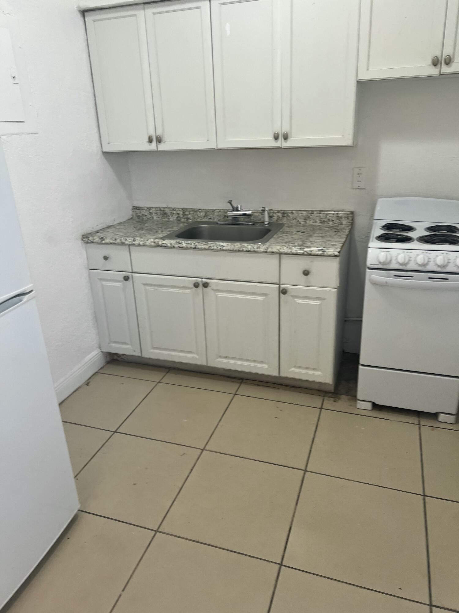 7TH AVE HIGHLANDS - Residential Lease