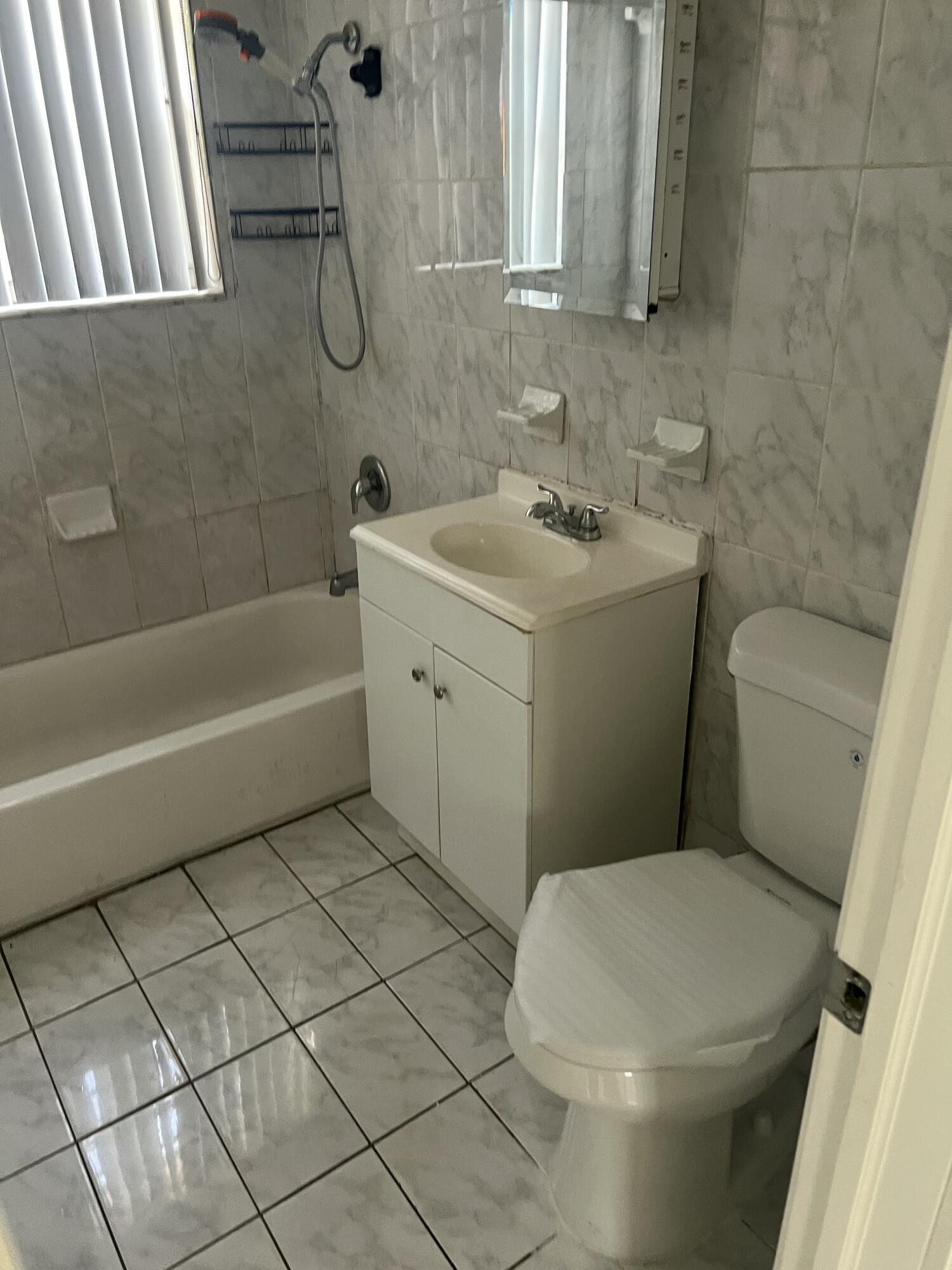 7TH AVE HIGHLANDS - Residential Lease