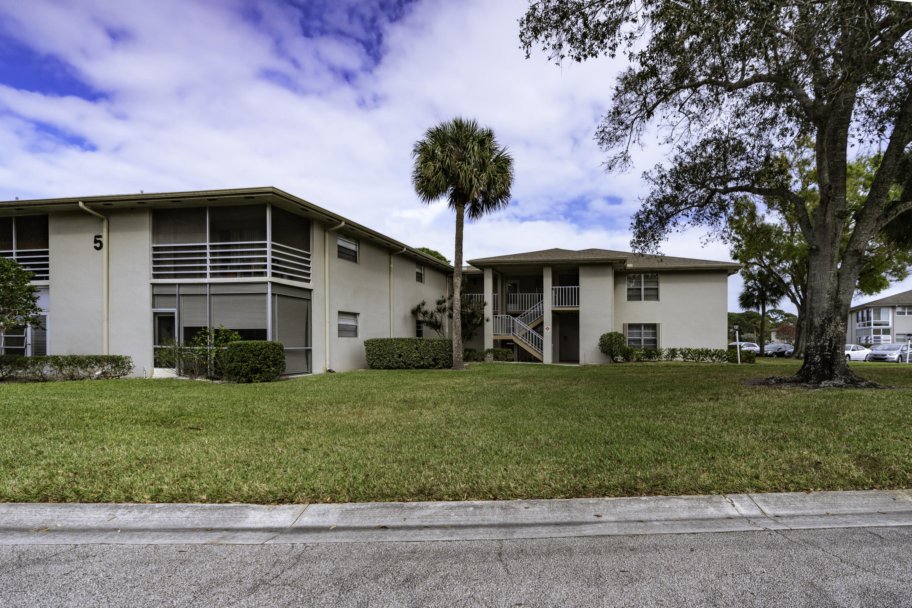 VISTA ST LUCIE BUILDINGS 9 THRU 20 - Residential