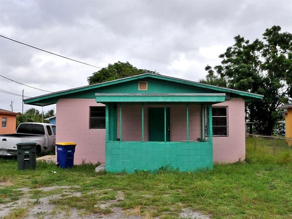 Photo of 1510 Avenue I, Fort Pierce, FL 34950 (MLS # R10774185)