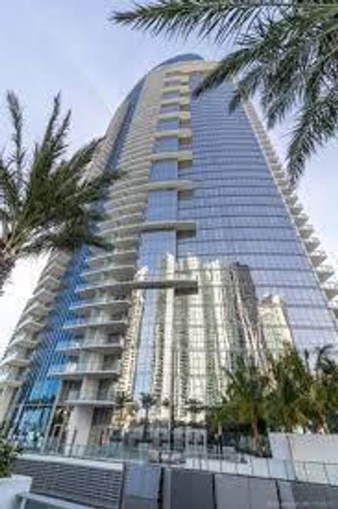 851 NE 1st Avenue 2509 Miami FL 33132