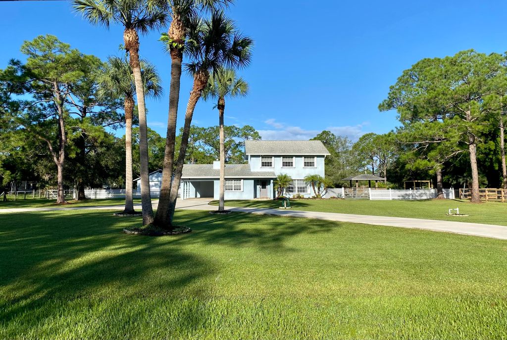 Photo of 16613 128 Trail N, Jupiter, FL 33478 (MLS # R10924570)