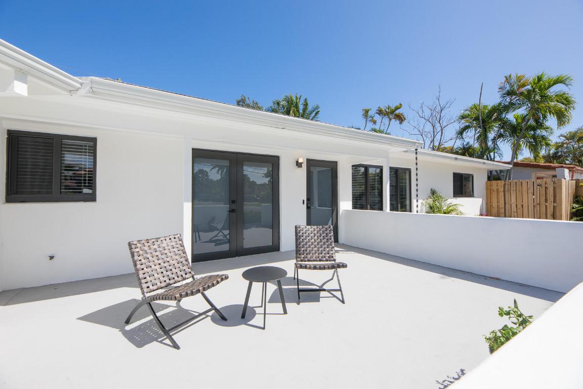 CORAL SHORES - Residential Lease