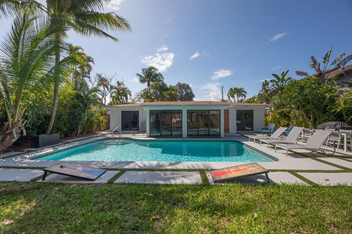 CORAL SHORES - Residential Lease