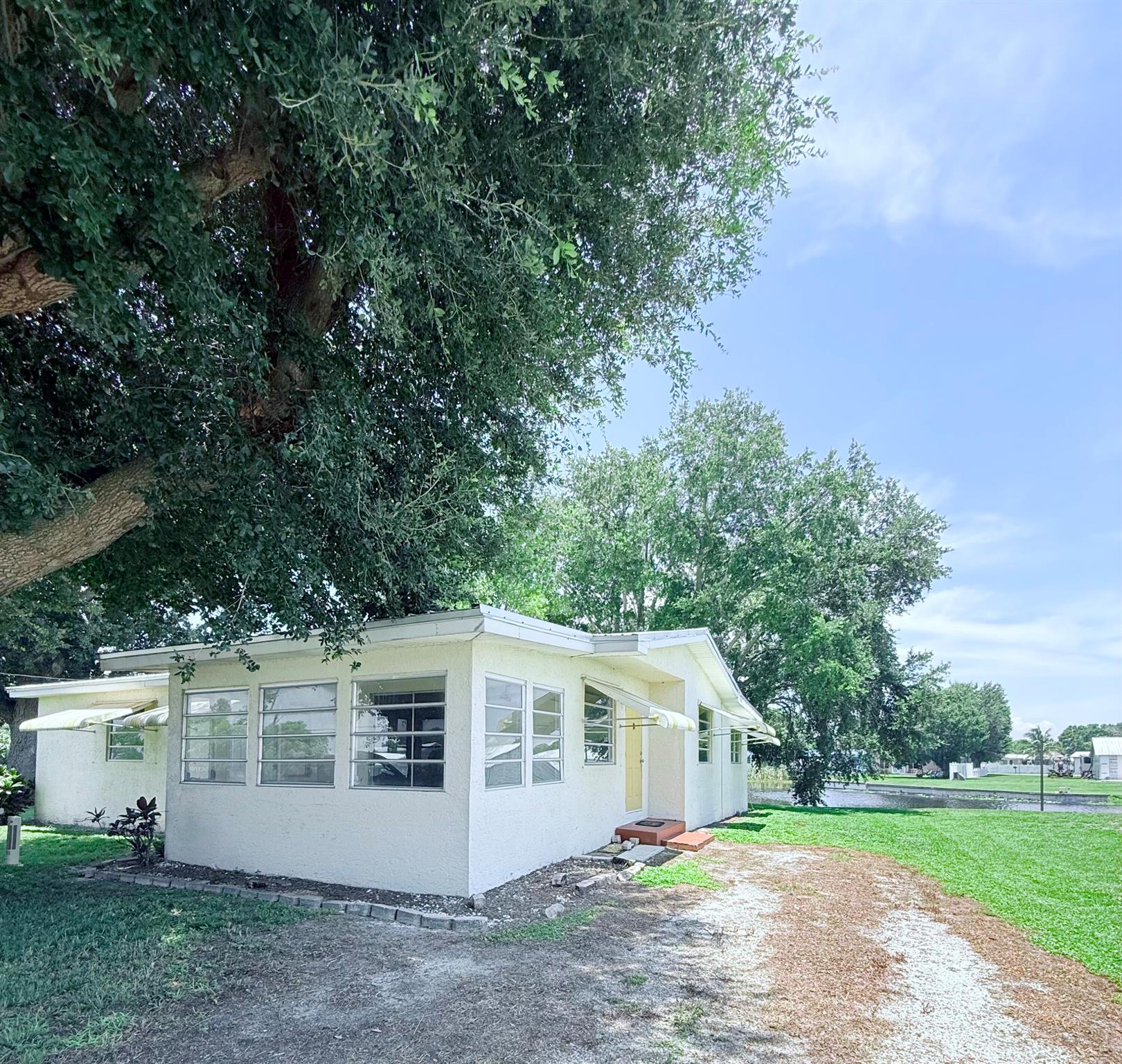 1025 Ash Circle