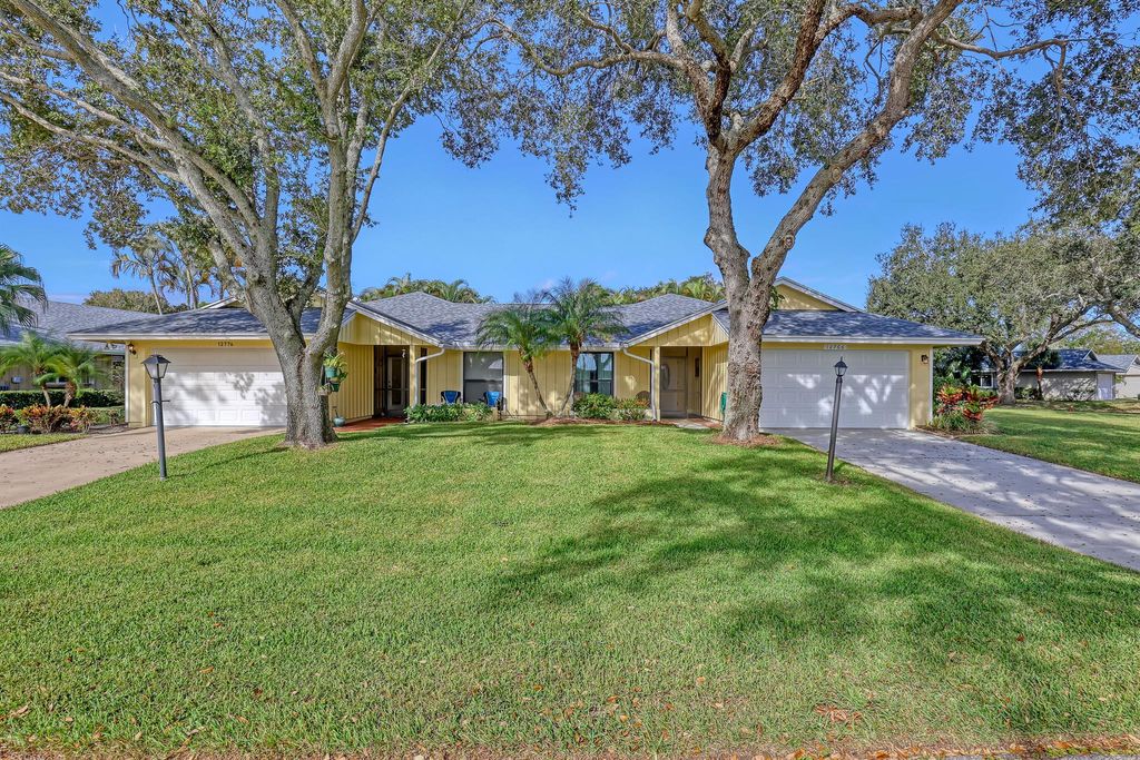 Photo of 12766 SE Pinehurst Court, Hobe Sound, FL 33455 (MLS # R10935305)