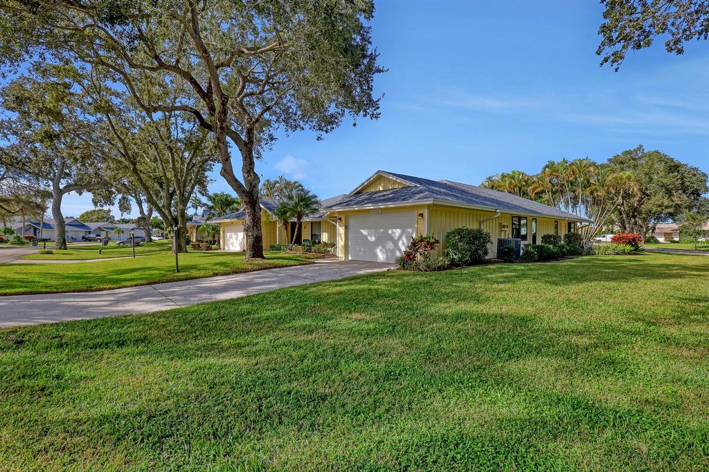 Photo of 12766 SE Pinehurst Court, Hobe Sound, FL 33455 (MLS # R10935305)