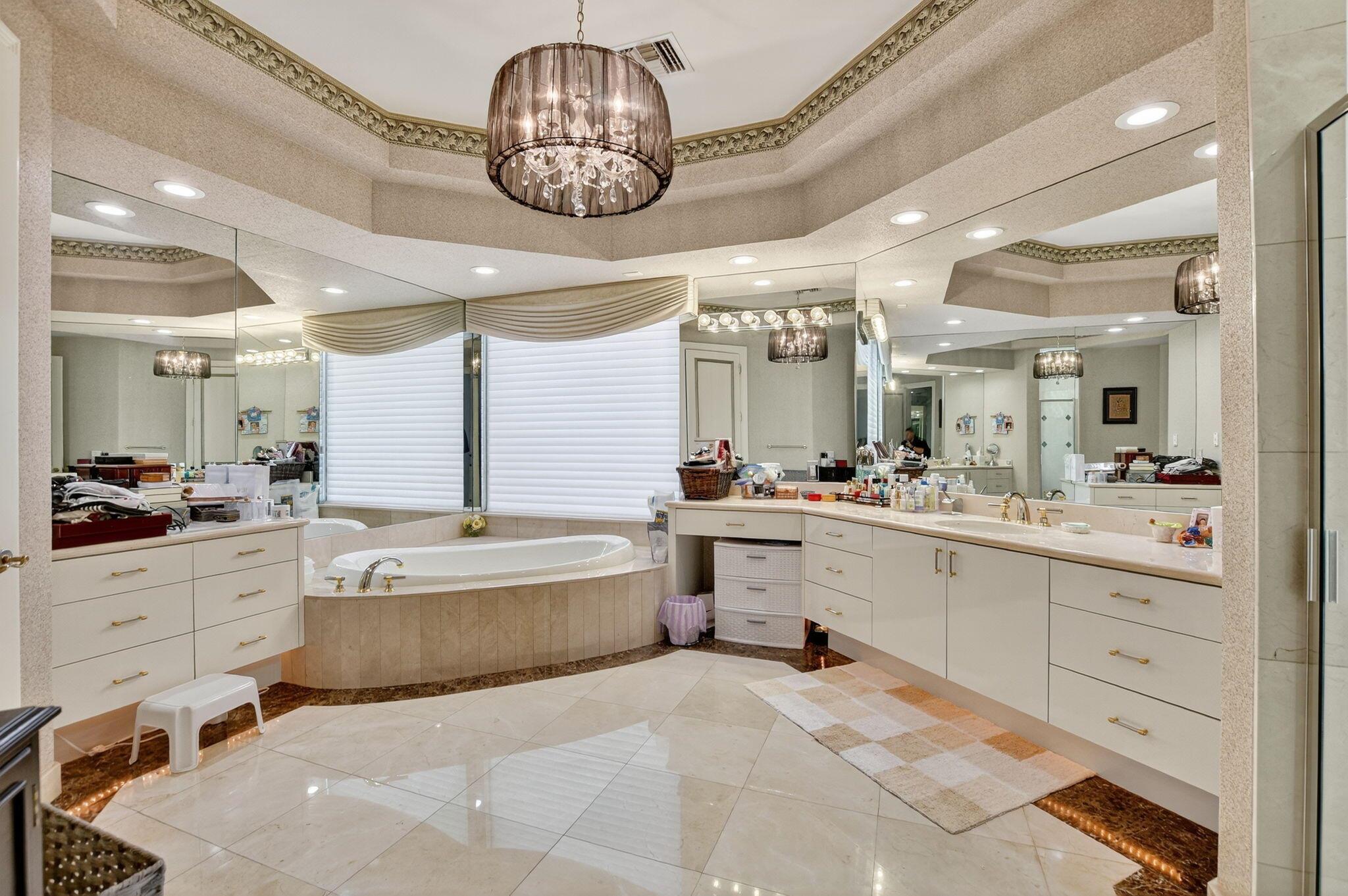 ST ANDREWS COUNTRY CLUB - Residential