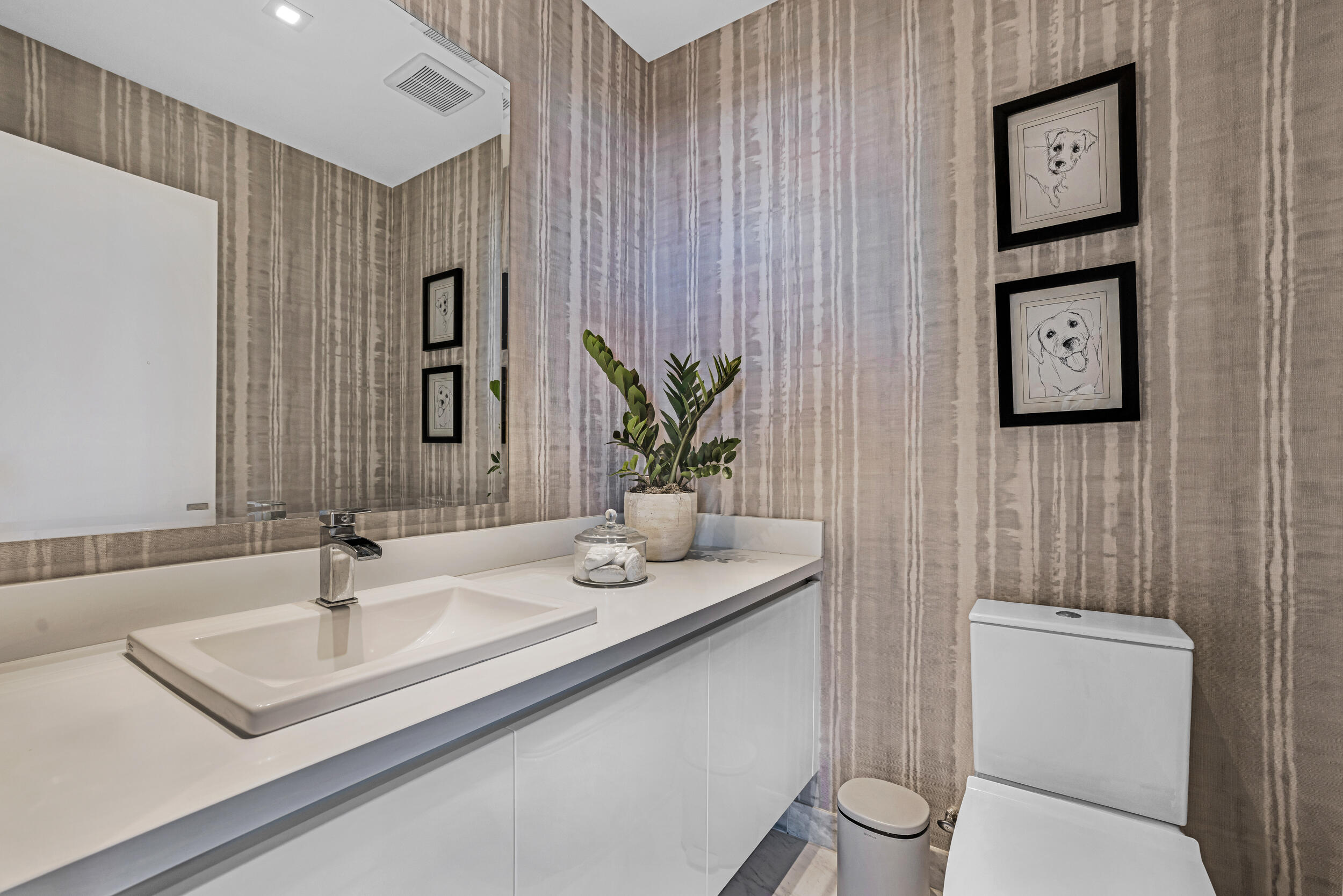 PARAMOUNT FT LAUDERDALE CONDO - Residential Lease