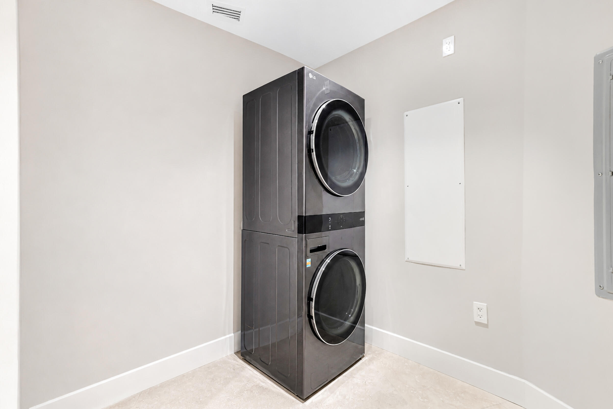 PARAMOUNT FT LAUDERDALE CONDO - Residential Lease