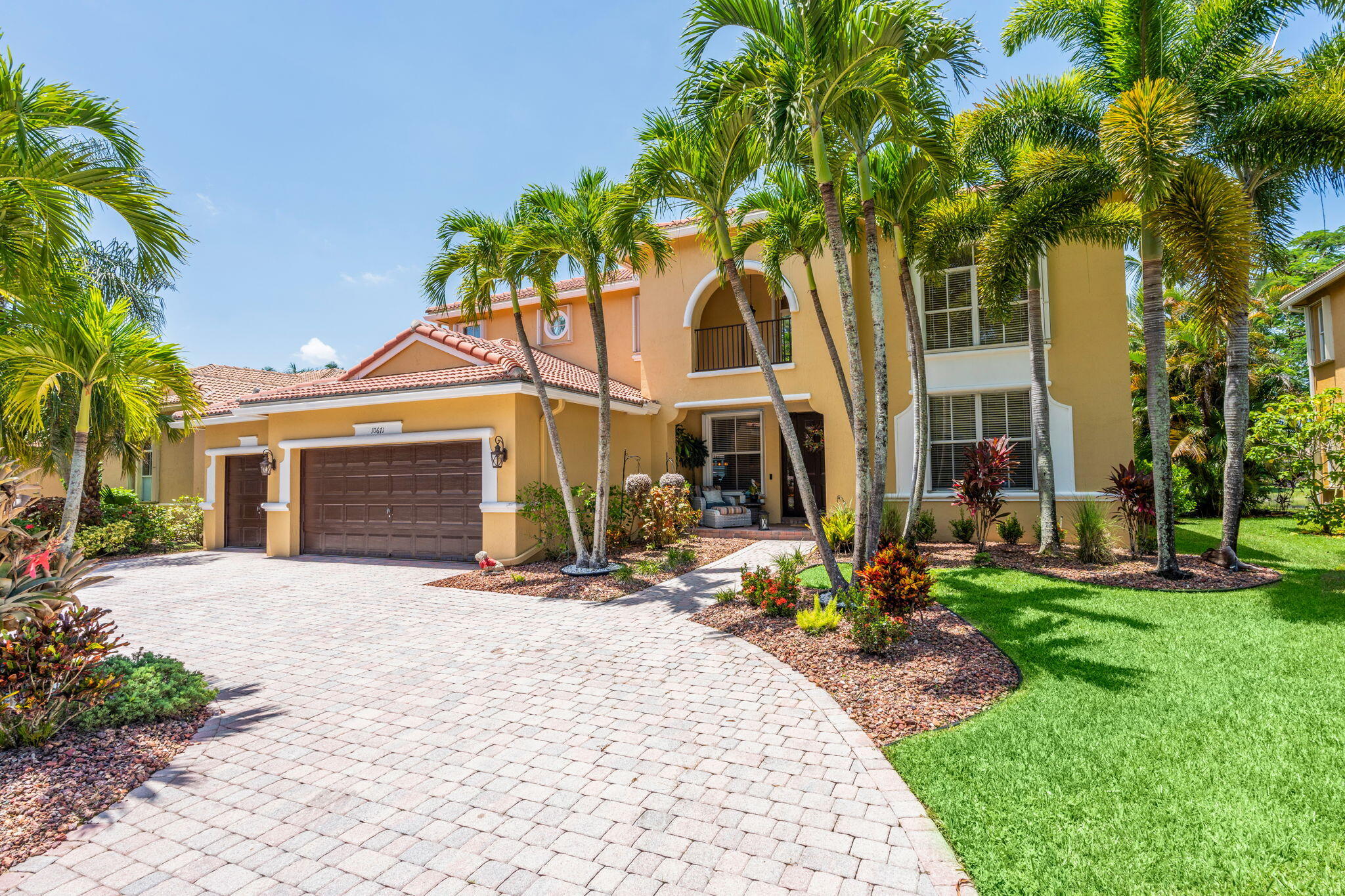 Properties 10671 CYPRESS LAKES PRESERVE Drive