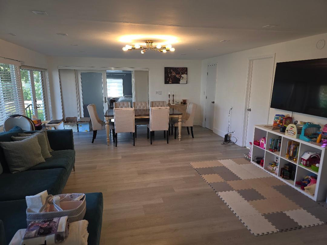 SUNSET TRAILS NO 5 - Residential Lease