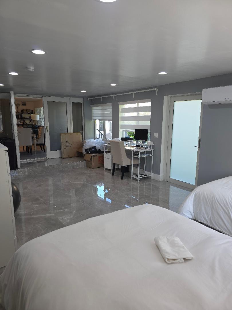 SUNSET TRAILS NO 5 - Residential Lease