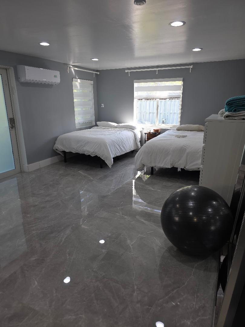 SUNSET TRAILS NO 5 - Residential Lease