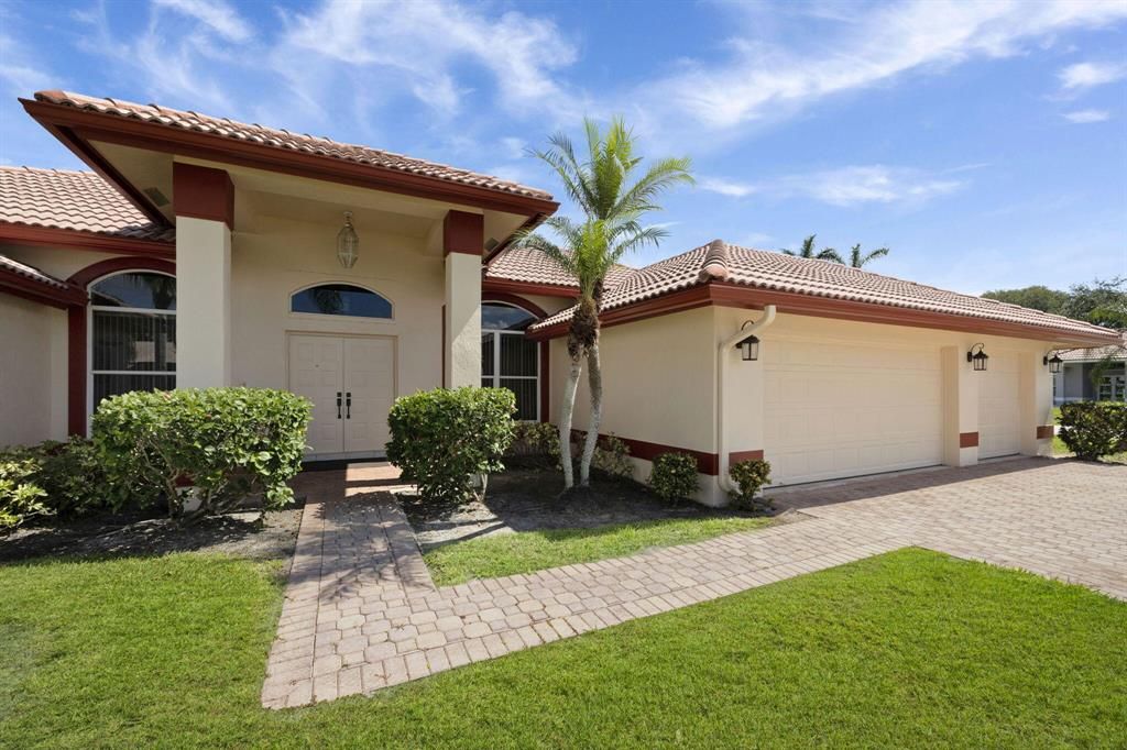 Photo of 6749 Blue Bay Circle, Lake Worth Beach, FL 33467 (MLS # R10887566)