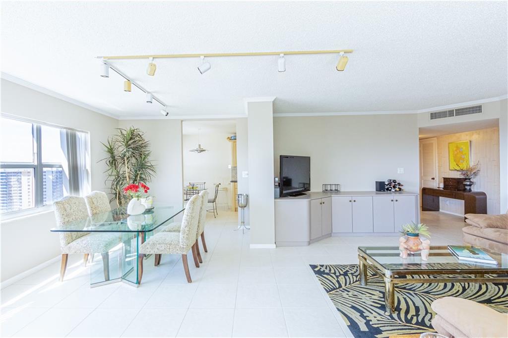 SOUTHPOINT - Residential