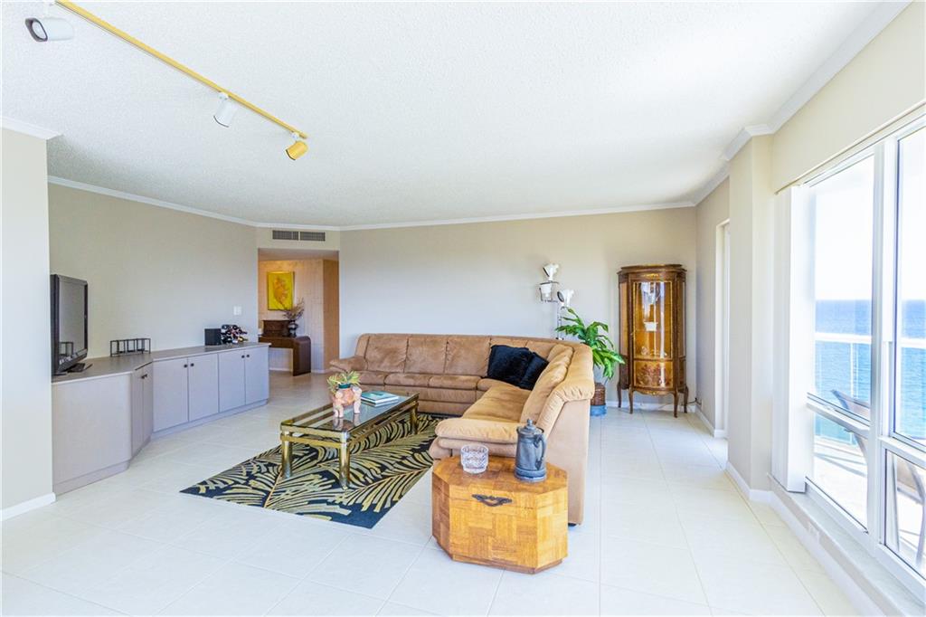 SOUTHPOINT - Residential