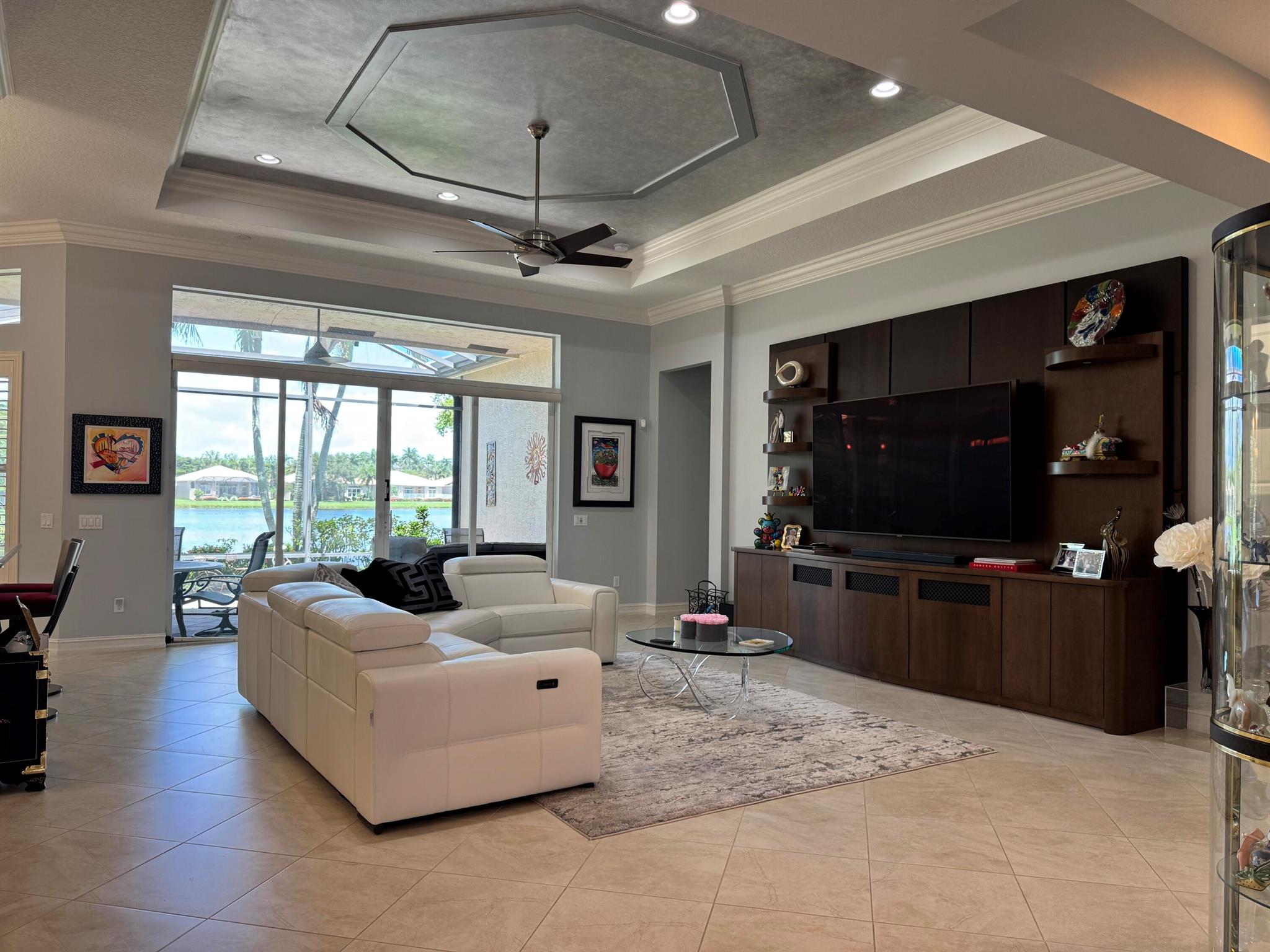 9097 Clayton Mnr Manor