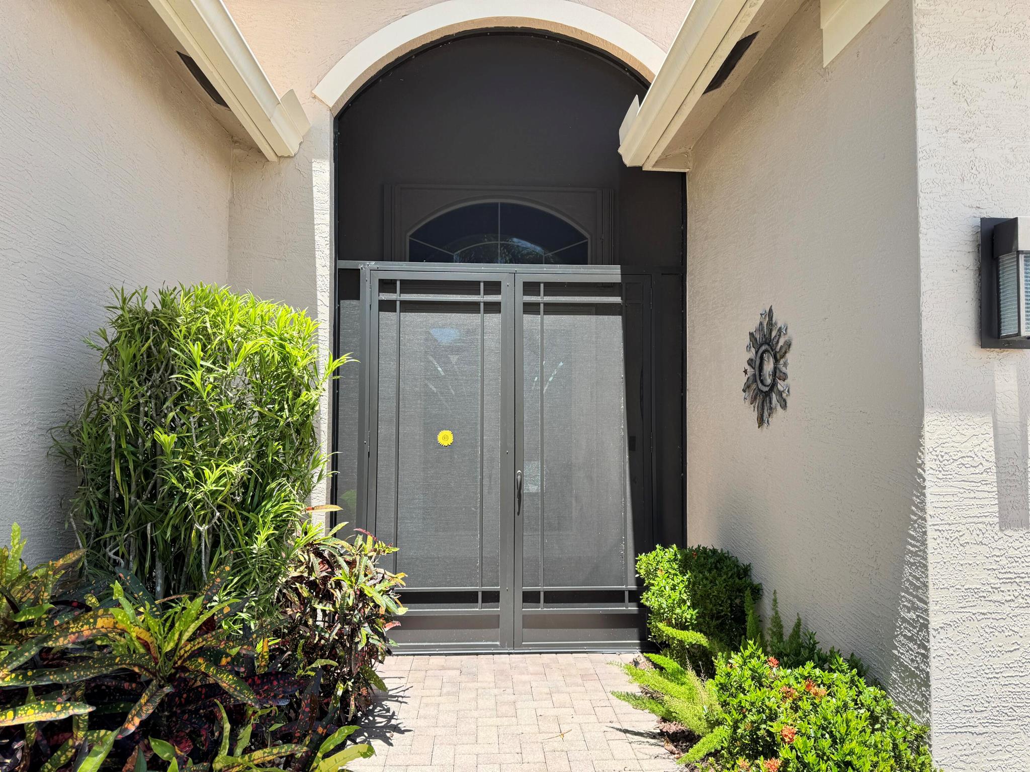 9097 Clayton Mnr Manor