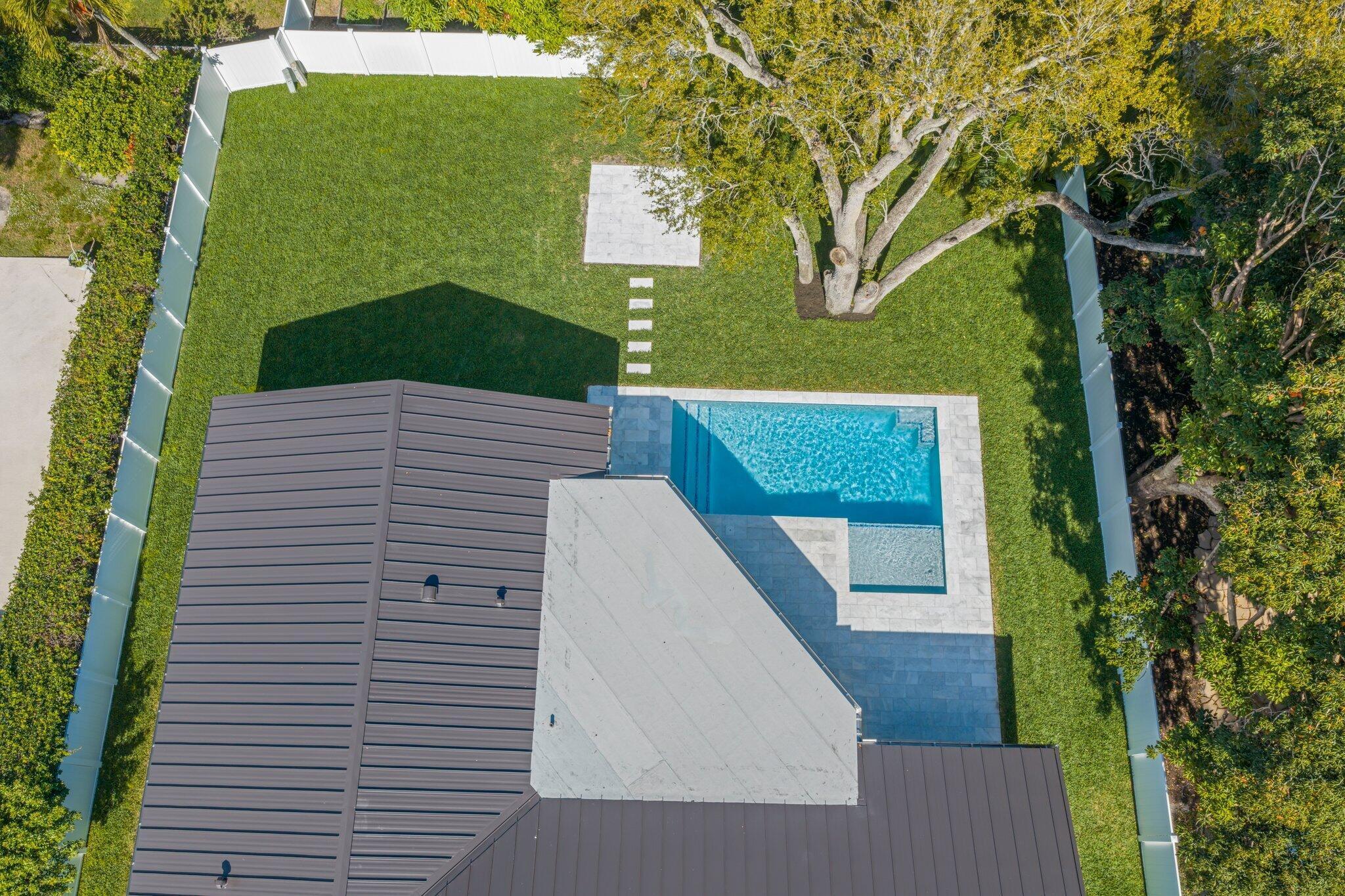 979 NW 8th Street