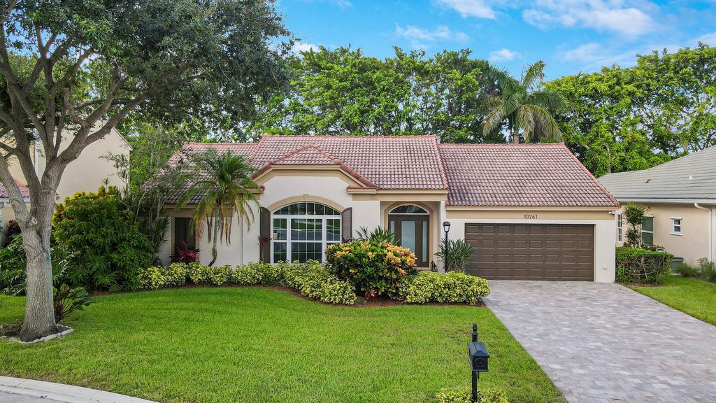 Photo of 10261 Hunt Club Lane, Palm Beach Gardens, FL 33418 (MLS # R10914861)