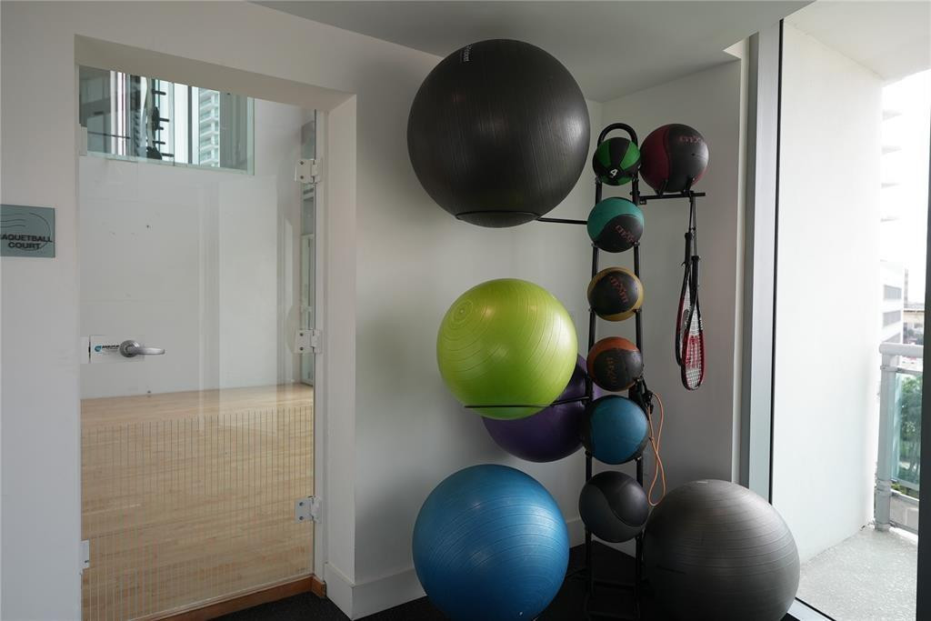 WIND CONDO - Residential Lease