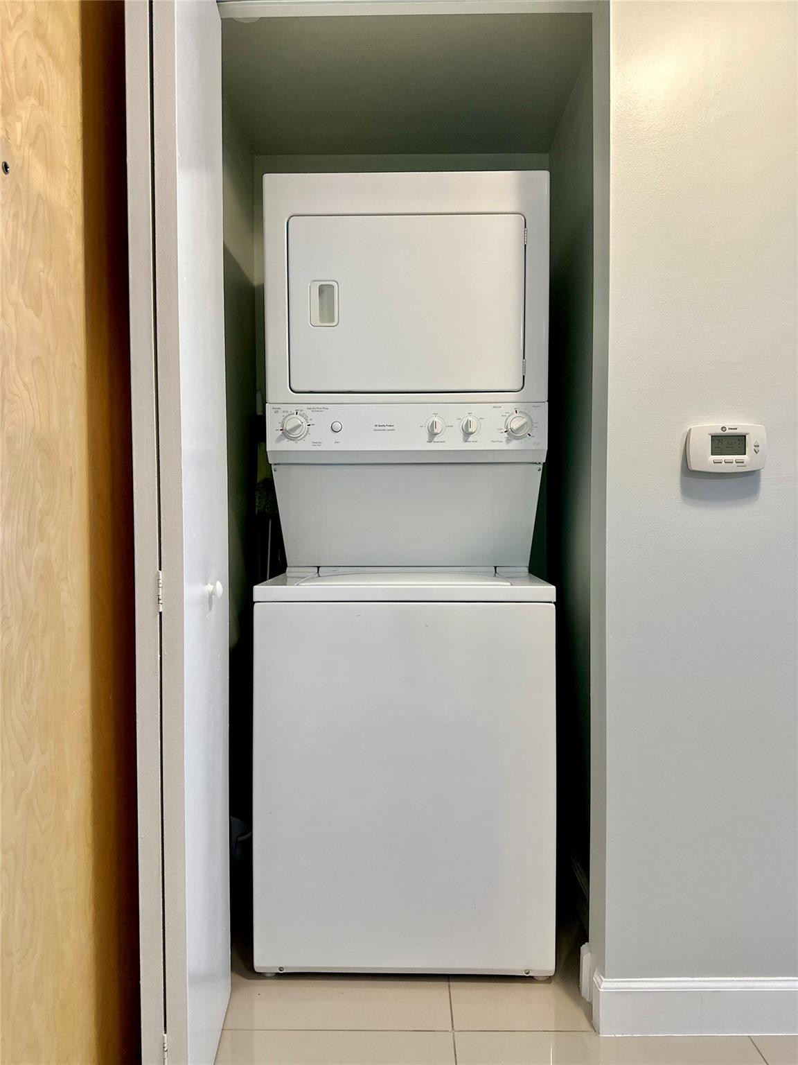 WIND CONDO - Residential Lease