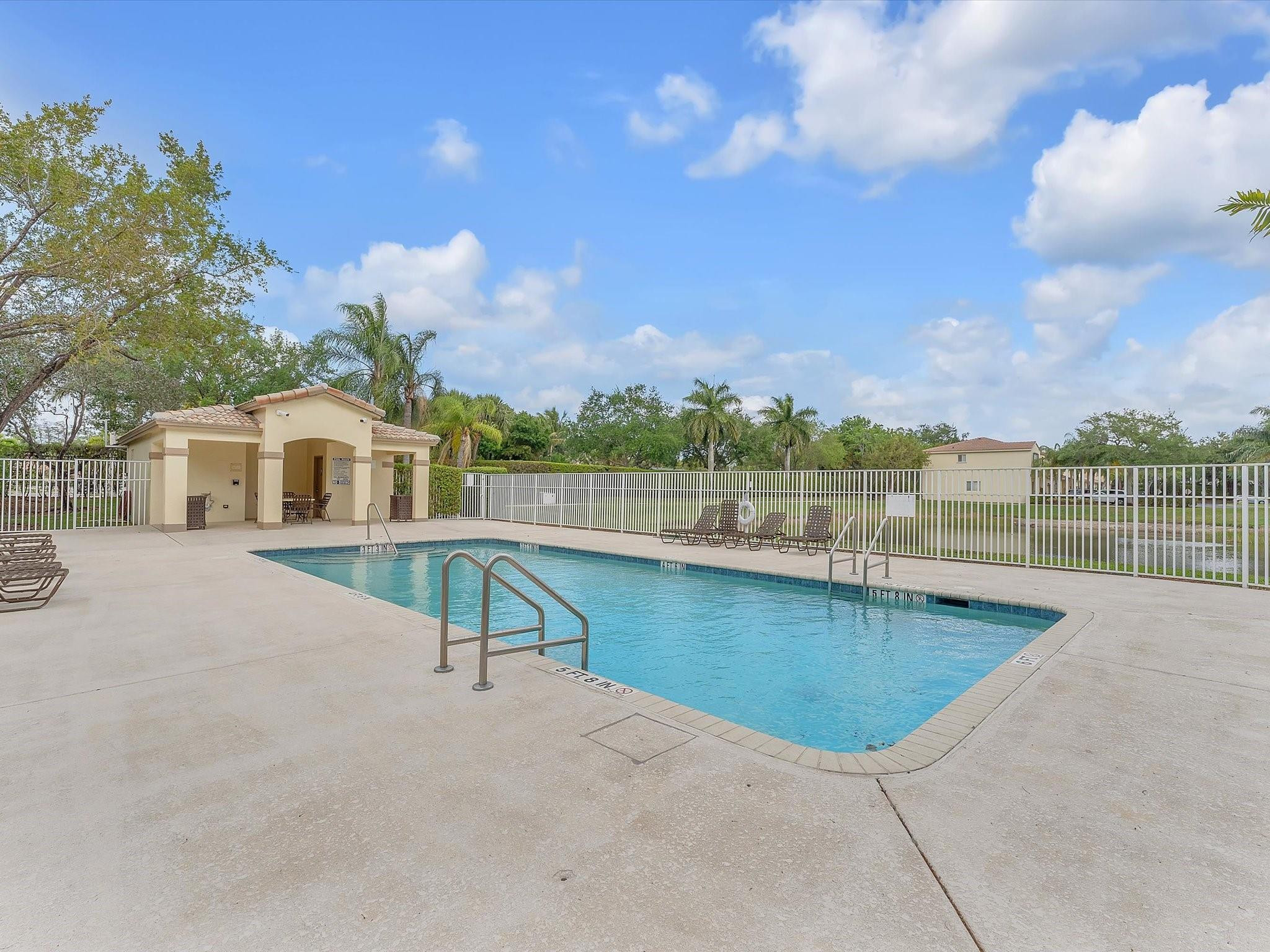 Lago Vista - Residential