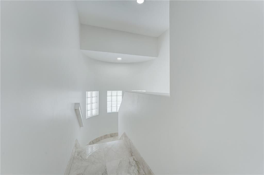 listing image 64