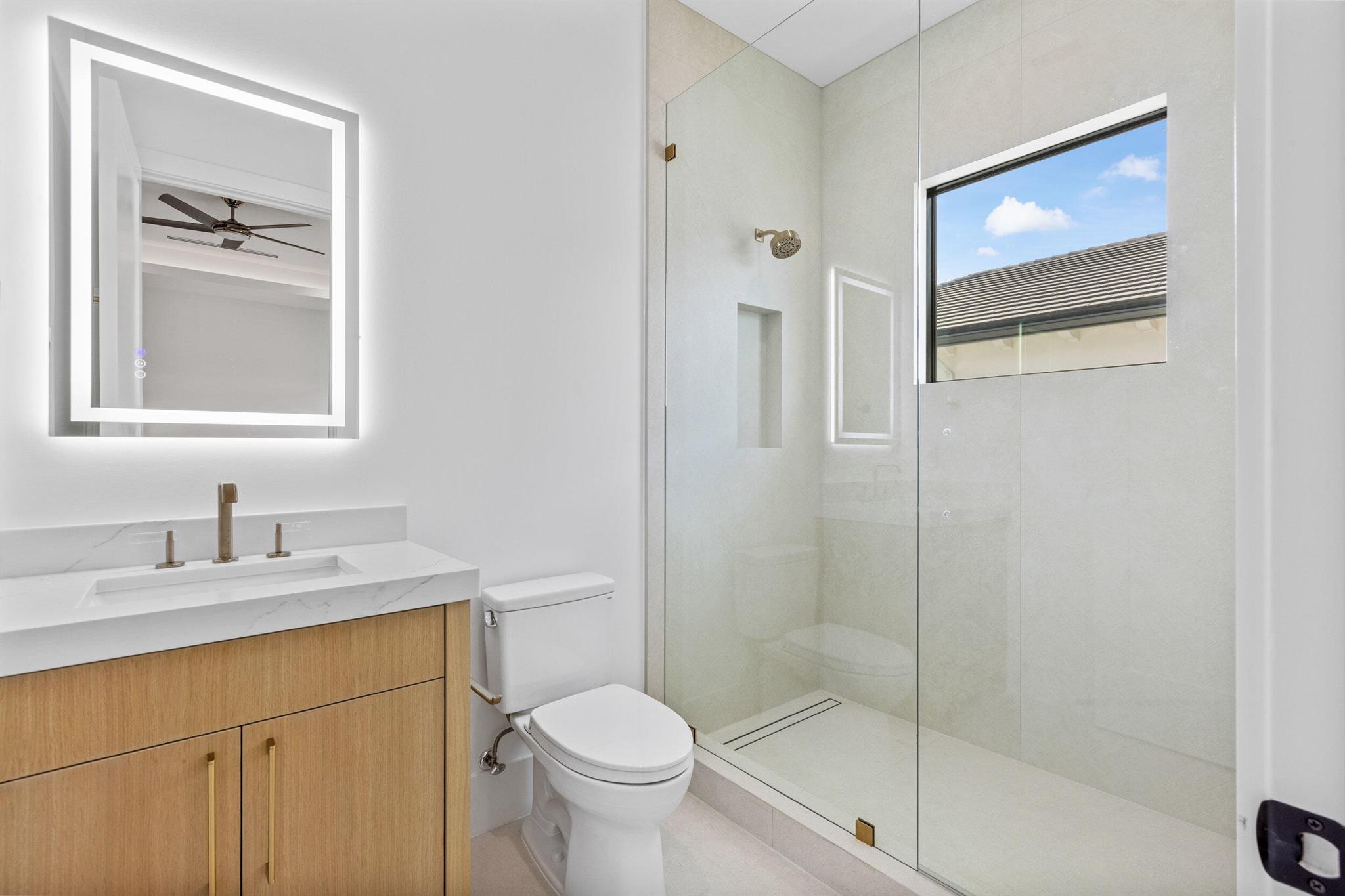 RIVERSIDE ON THE LOXAHATC - Residential