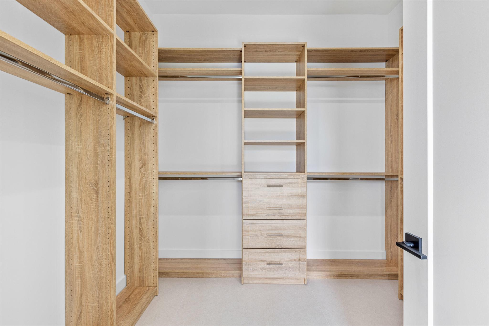 RIVERSIDE ON THE LOXAHATC - Residential