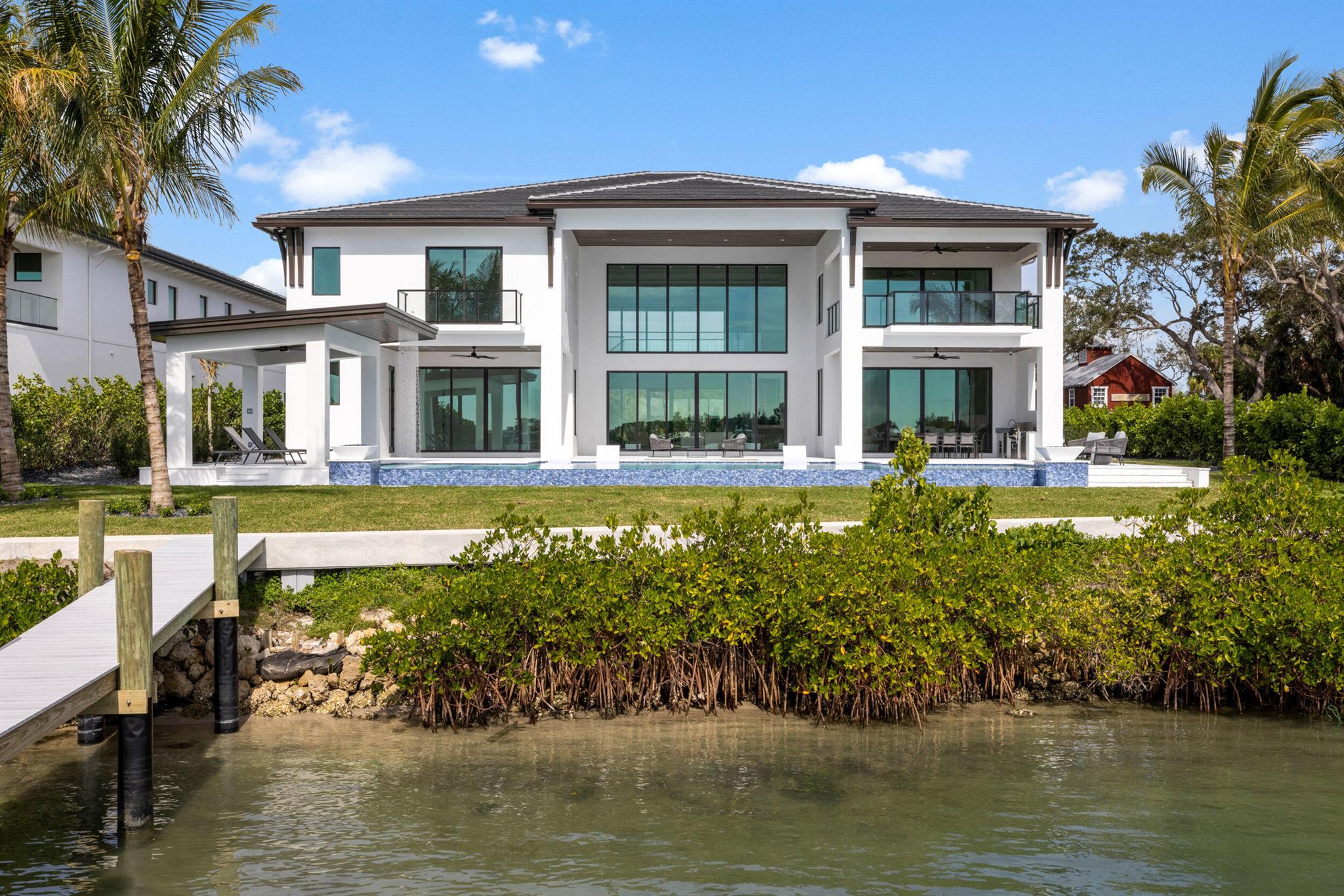 RIVERSIDE ON THE LOXAHATC - Residential