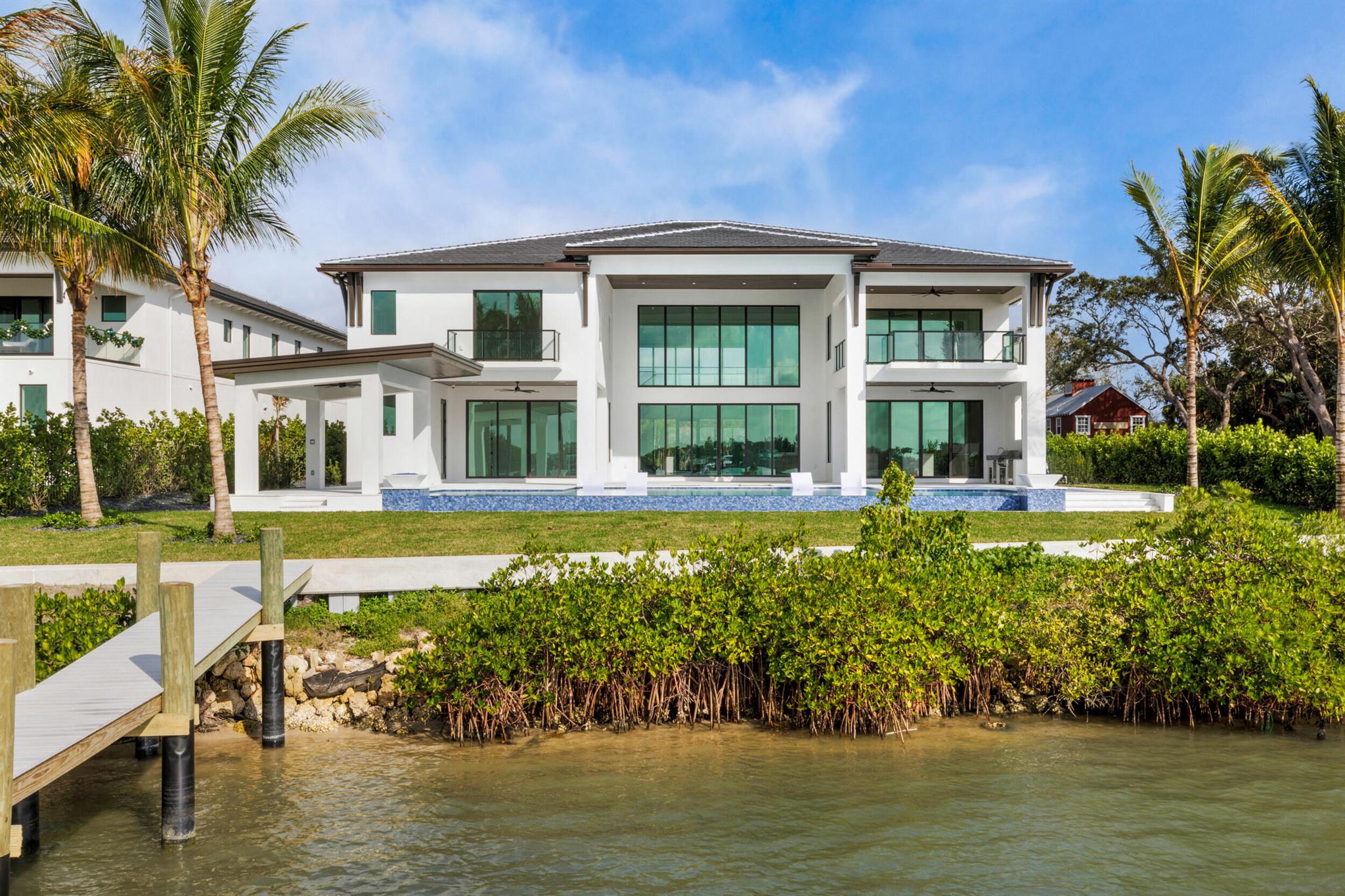 RIVERSIDE ON THE LOXAHATC - Residential