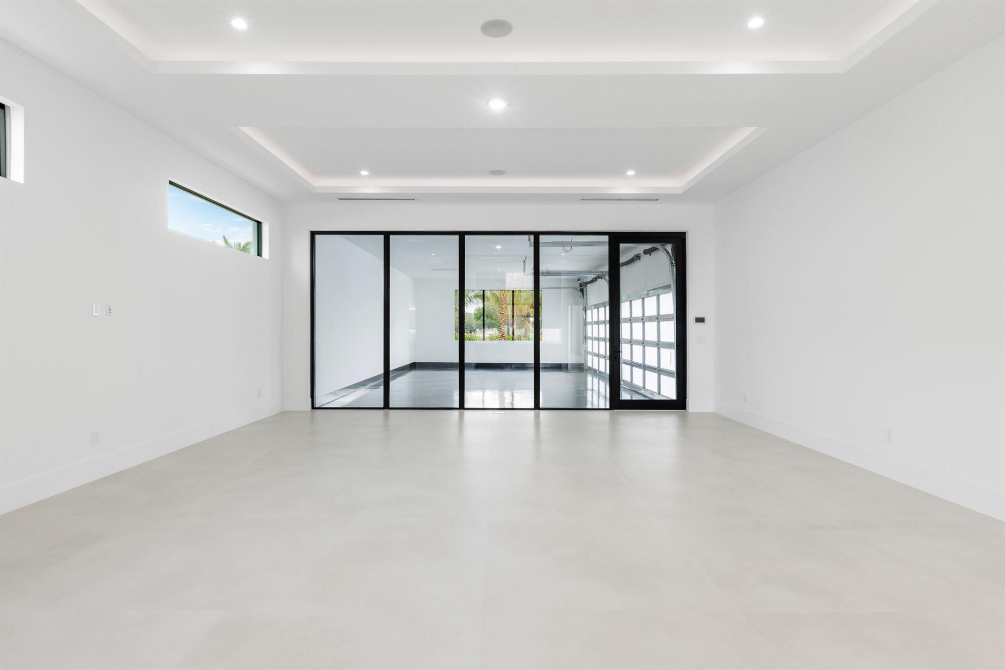 RIVERSIDE ON THE LOXAHATC - Residential