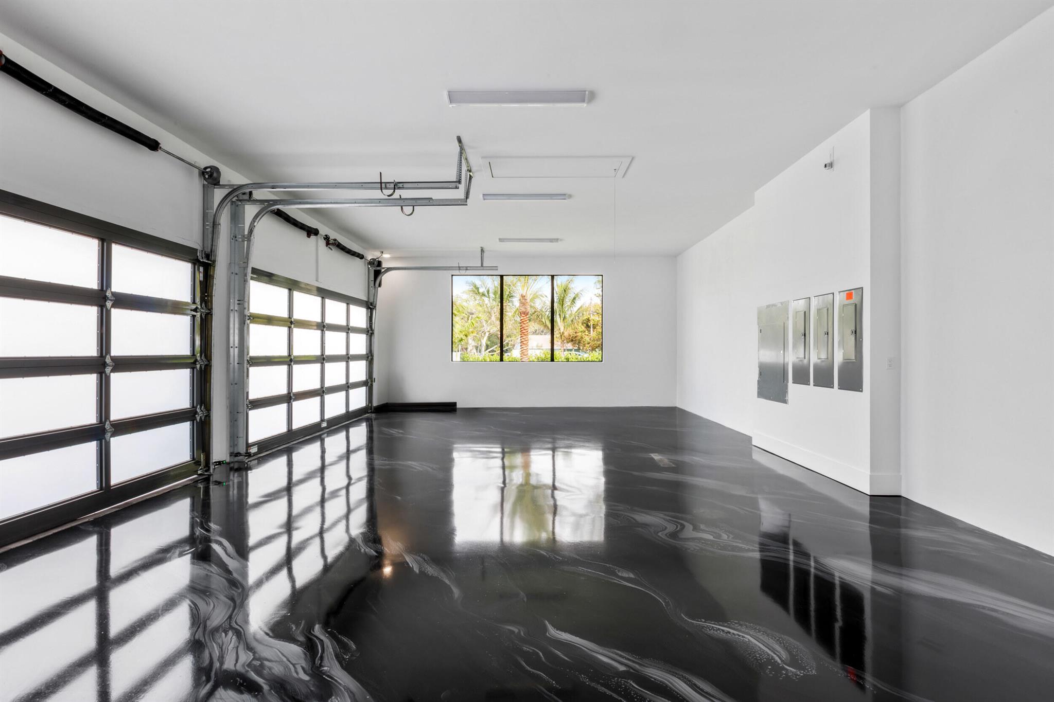 RIVERSIDE ON THE LOXAHATC - Residential