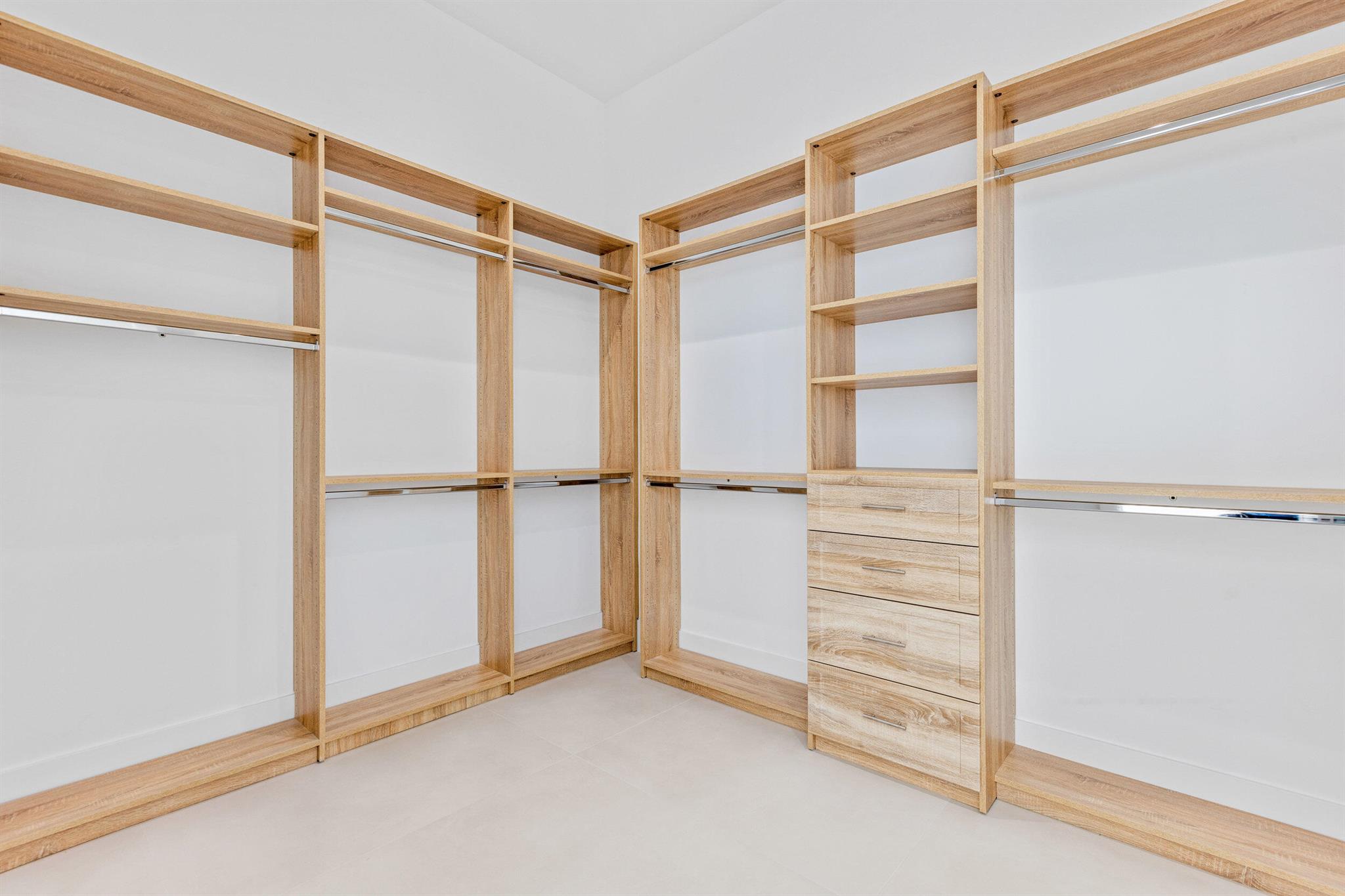 RIVERSIDE ON THE LOXAHATC - Residential