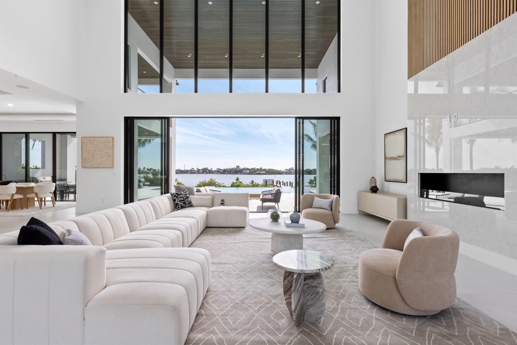 RIVERSIDE ON THE LOXAHATC - Residential