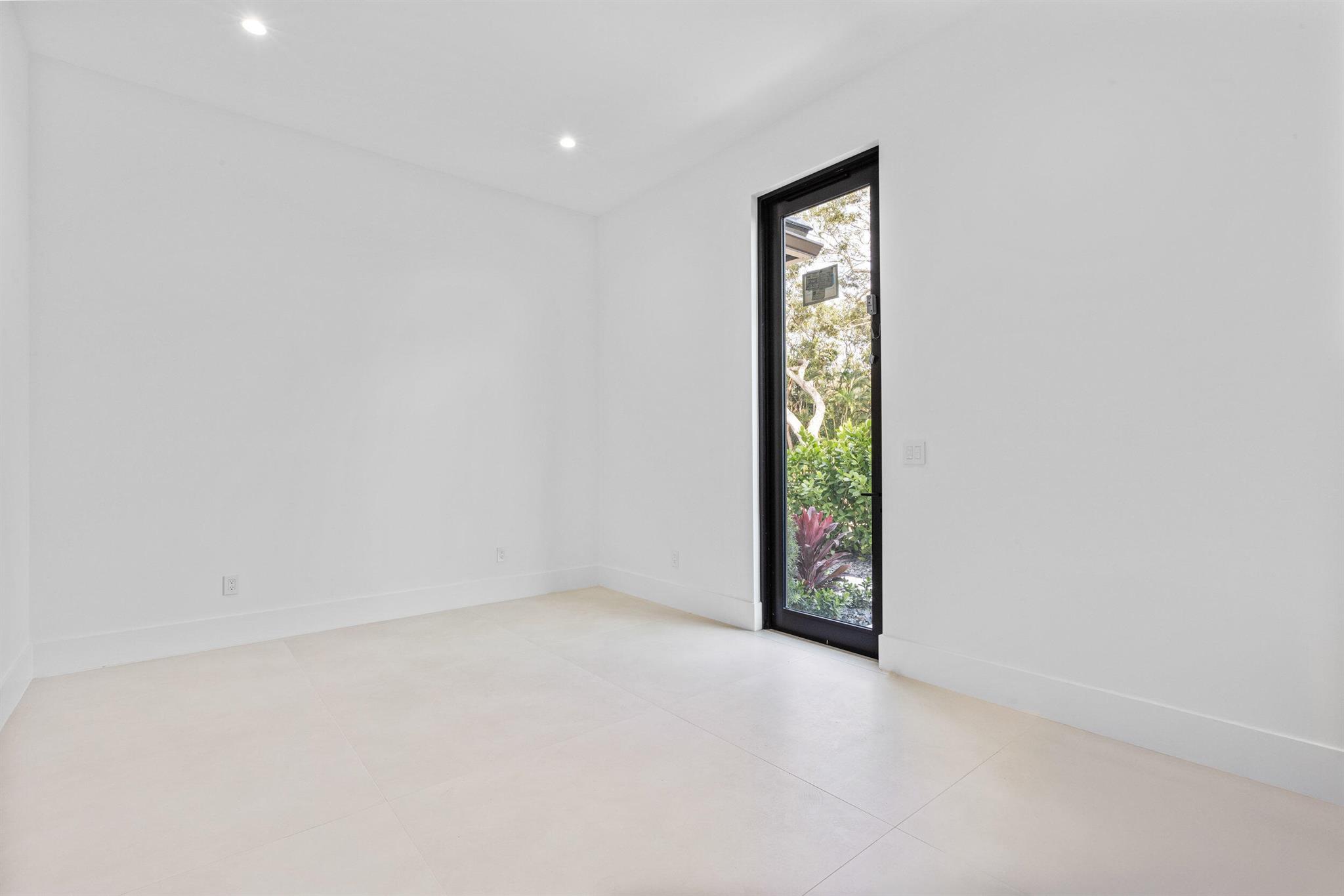 RIVERSIDE ON THE LOXAHATC - Residential