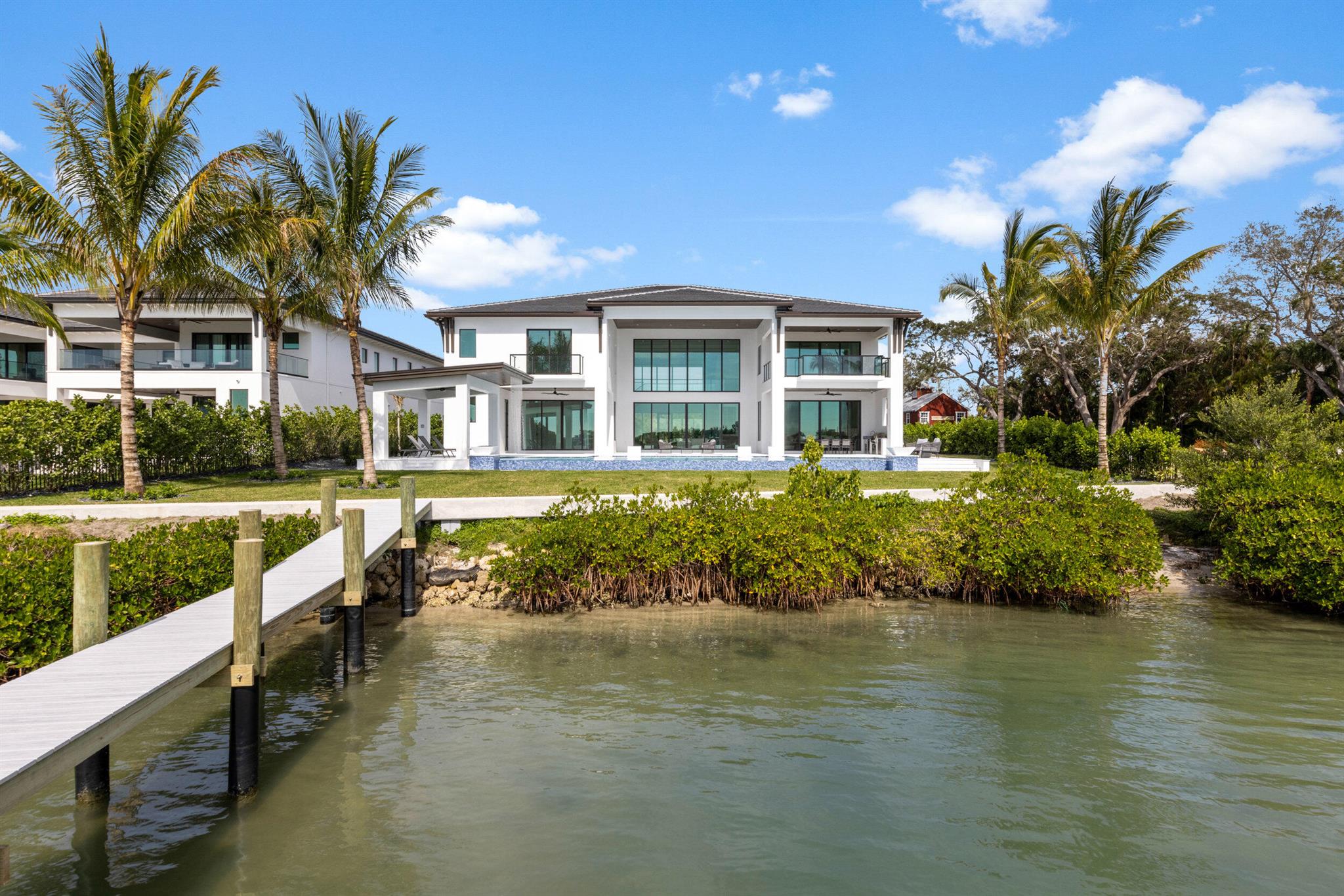 RIVERSIDE ON THE LOXAHATC - Residential